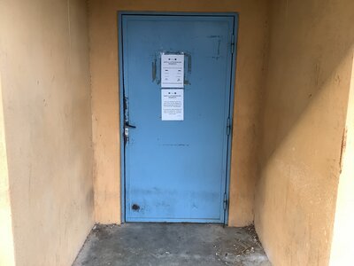Porte simple extérieur métal