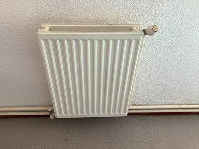 Radiateur métallique à circulation d'eau