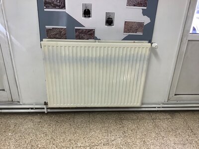 Radiateur métallique à circulation d'eau