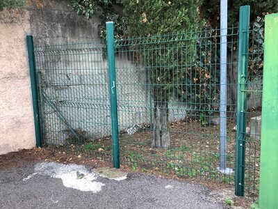 Clôture métallique