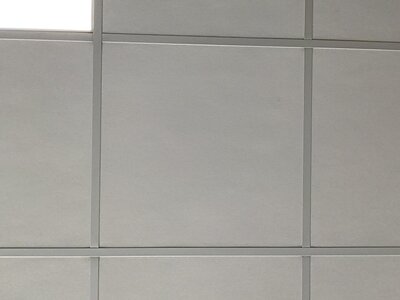 Dalle de faux plafond en fibre minérale
