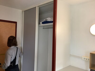 Placard bois avec portes coullissantes