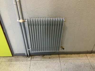 Radiateur fonte à circulation d'eau