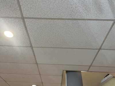 Dalle de faux plafond en fibre minérale