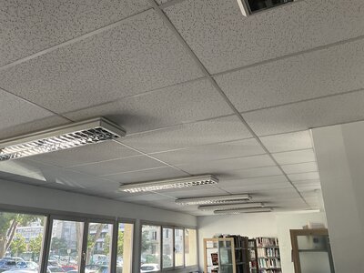 Dalle de faux plafond en fibre minérale