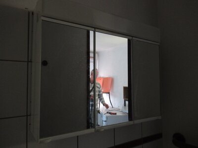 Armoire murale avec miroir