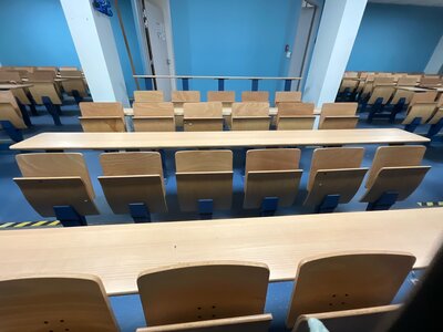 Ensemble table / chaise amphithéâtre - 6 places