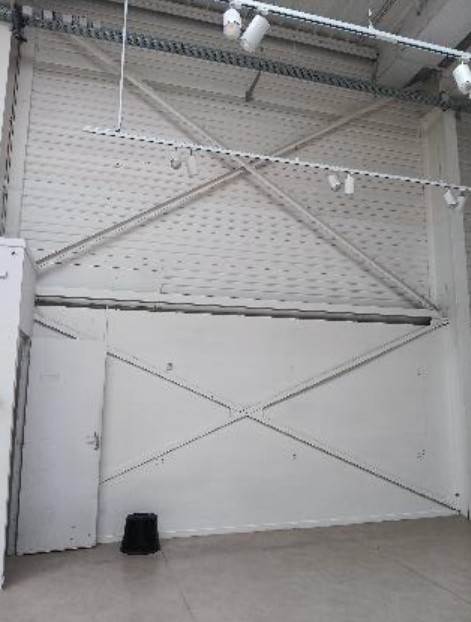 Bardage intérieur acier type clin - Local commercial KIABI - Façade