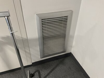 Grille basse entrée d'air