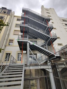 Escalier métallique