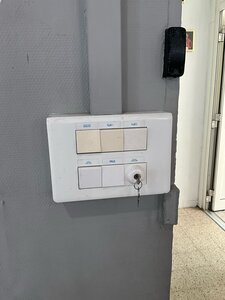 Bloc interrupteurs/clé en saillie
