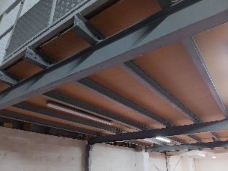 Poutrelle IPE 160 mezzanine réserve - Local commercial KIABI - Intérieur