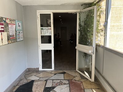 Porte intérieure vitrée tiercée