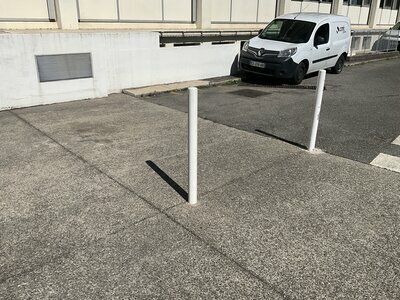 Poteau métallique