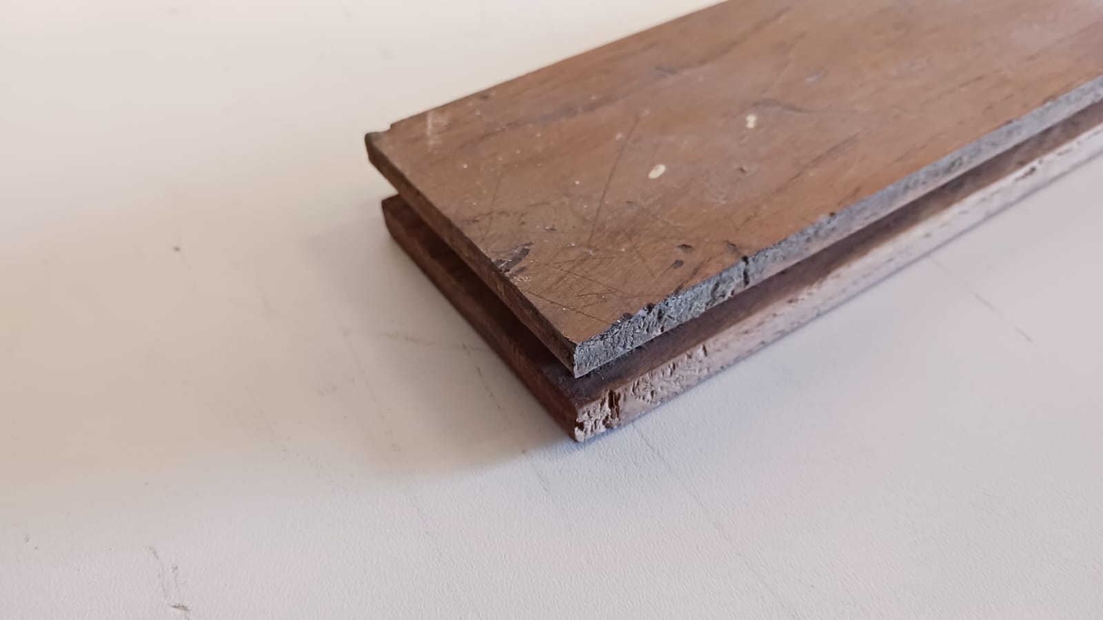 Parquet massif (jaune)